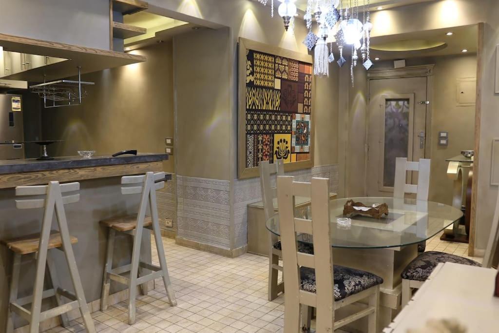 Charming 2br In Scenic Zamalek - Cosmic 7 * Caïro