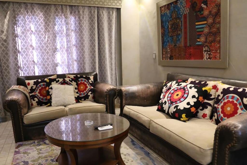 Charming 2br In Scenic Zamalek - Cosmic 7